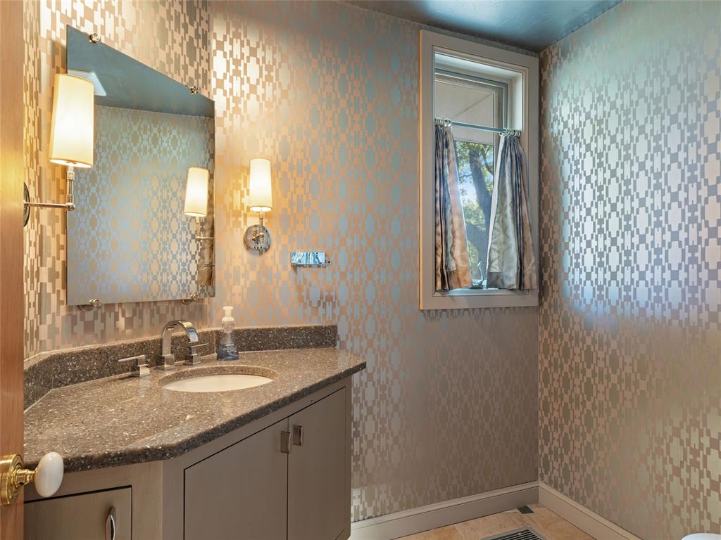 7201 N Country Club Drive