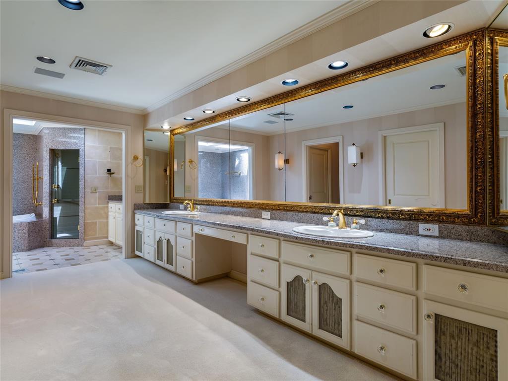 7201 N Country Club Drive