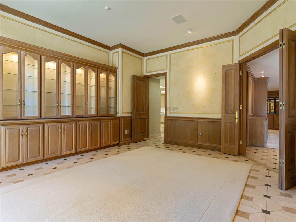 7201 N Country Club Drive