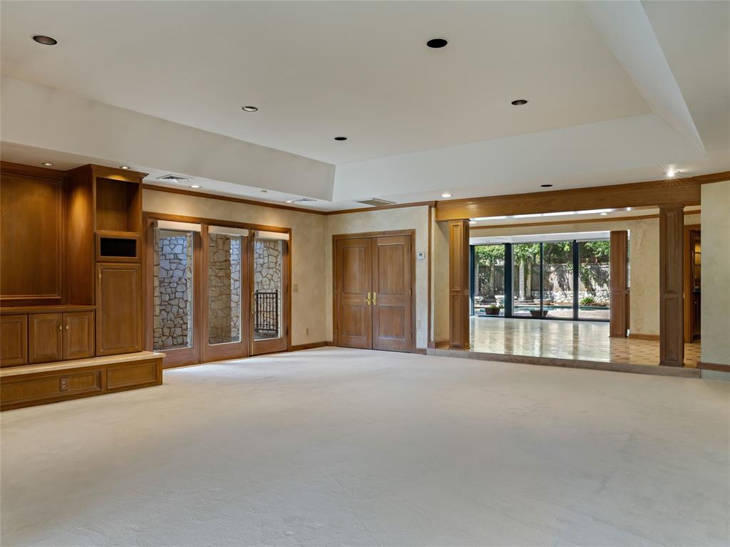 7201 N Country Club Drive