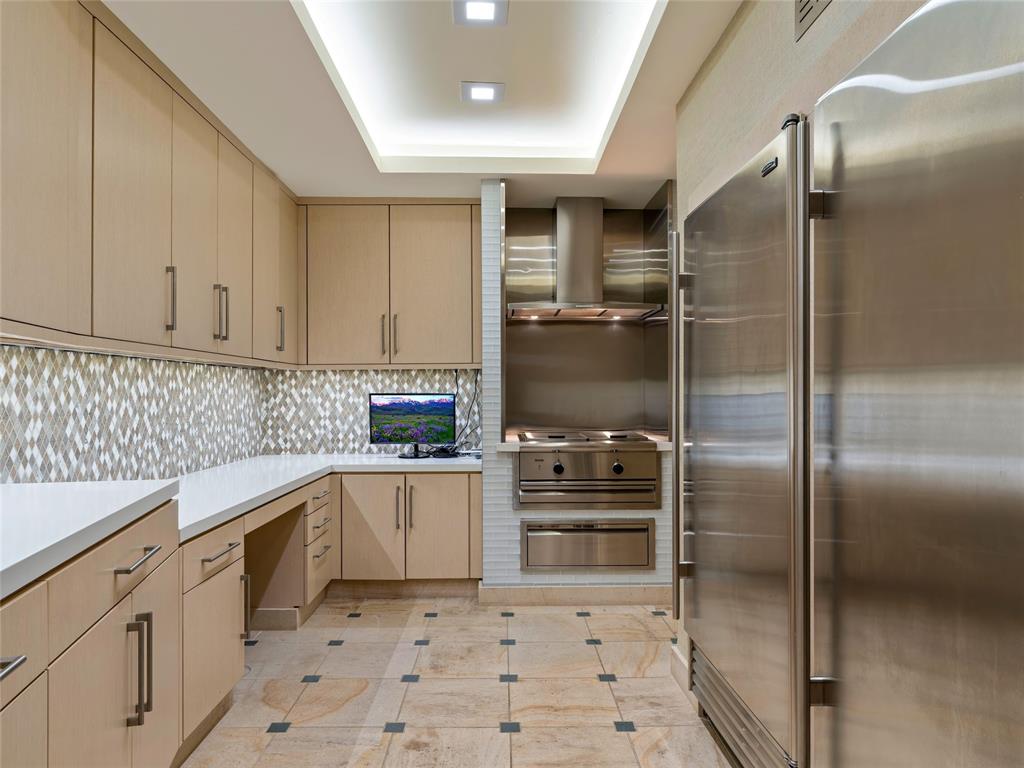 7201 N Country Club Drive