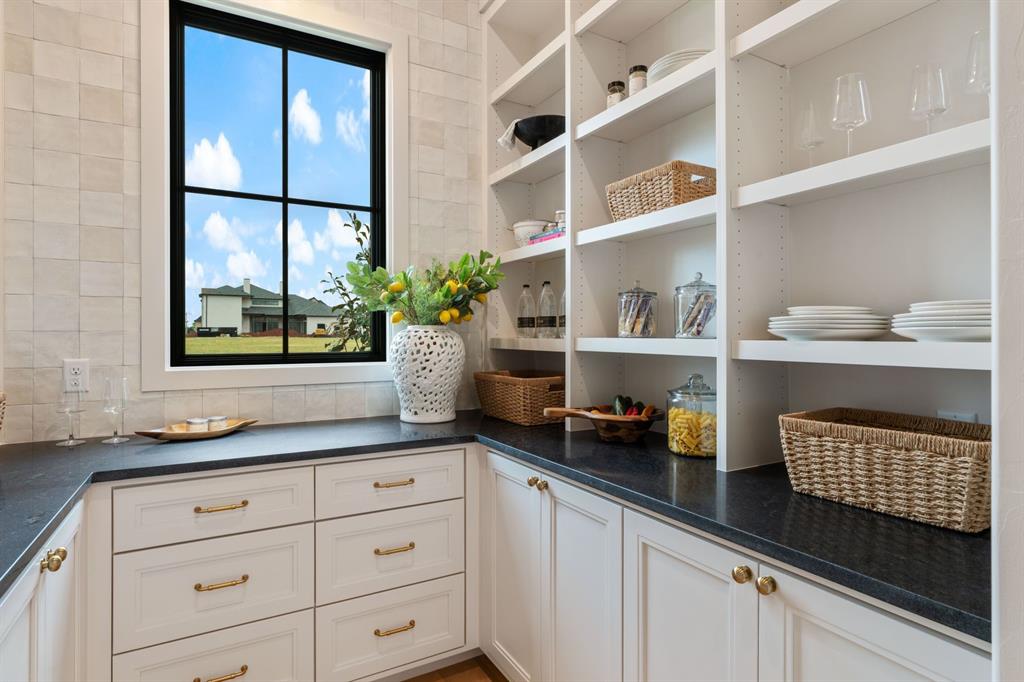 5701 Promenade Square
