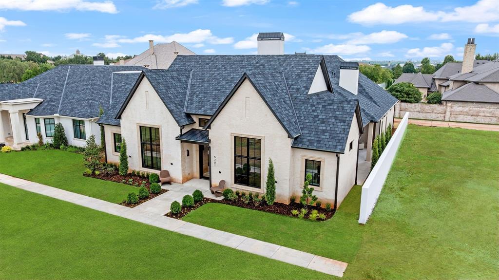 5701 Promenade Square