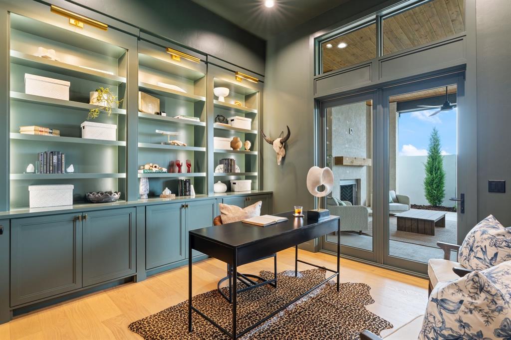 5701 Promenade Square