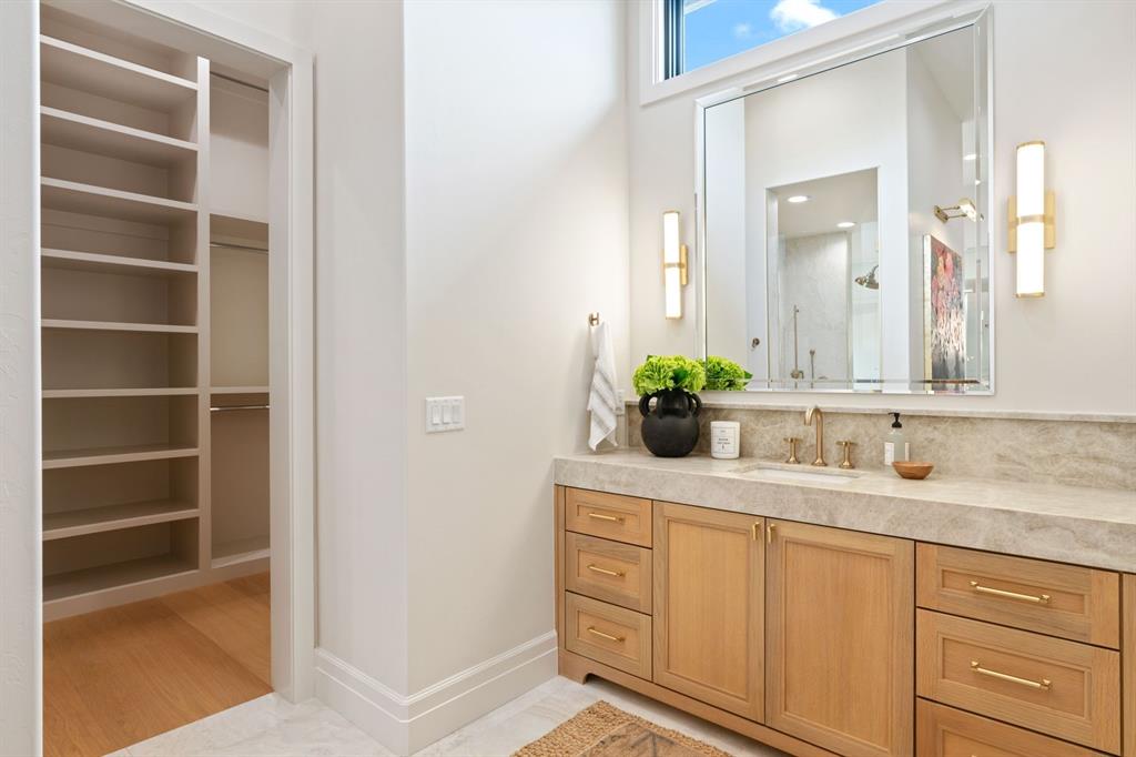 5701 Promenade Square