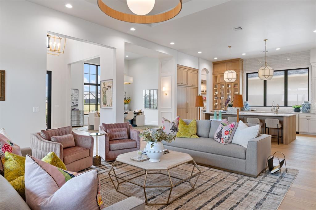 5701 Promenade Square