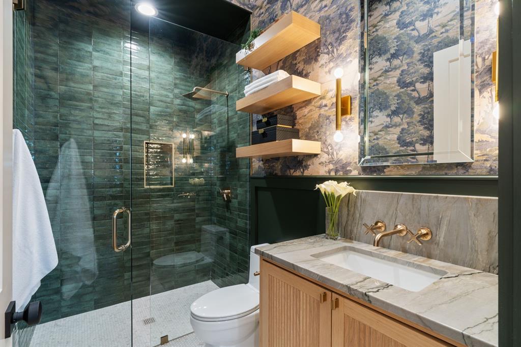 5701 Promenade Square