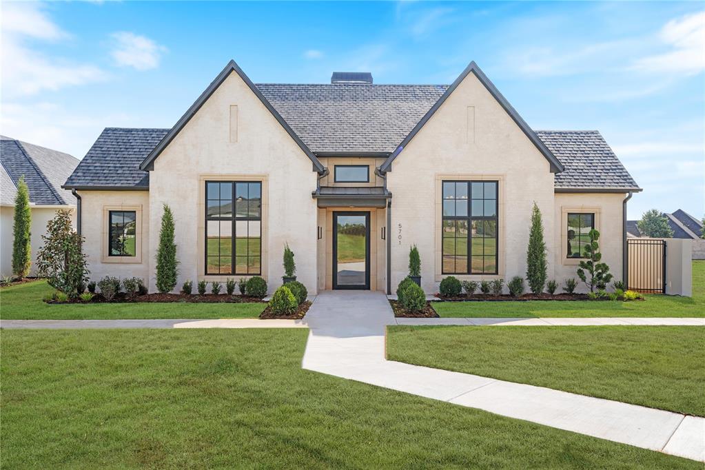 5701 Promenade Square