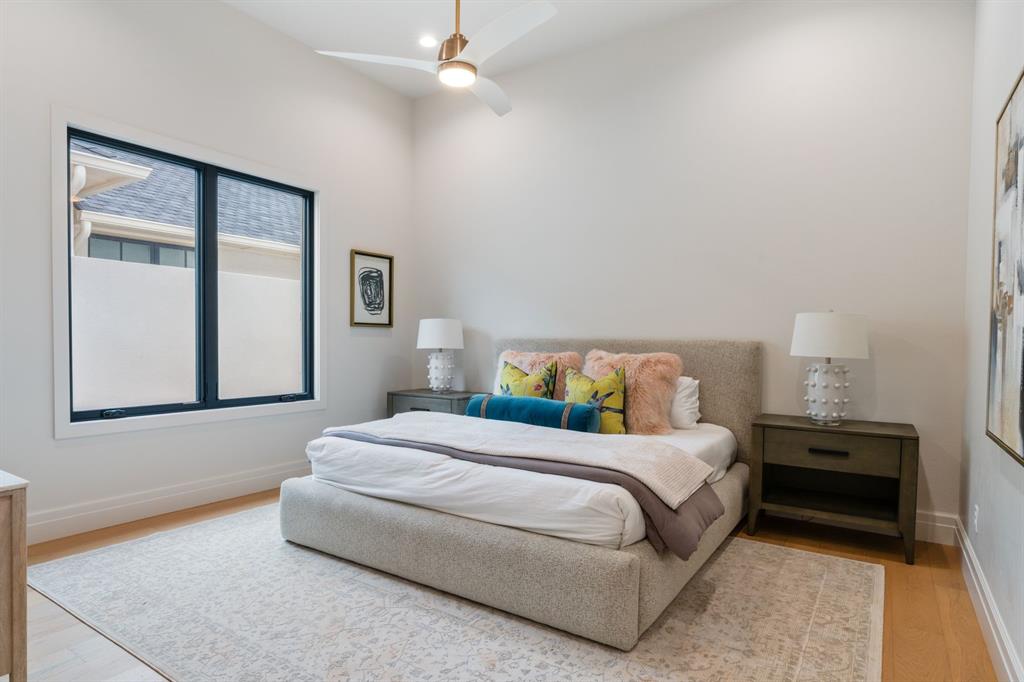 5701 Promenade Square