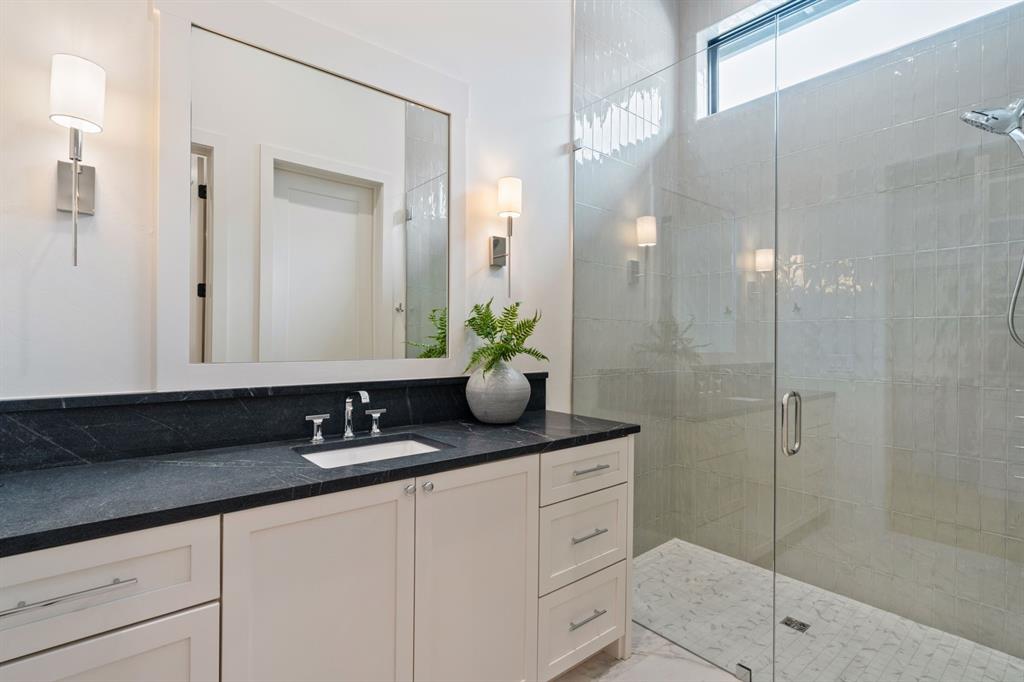 5701 Promenade Square