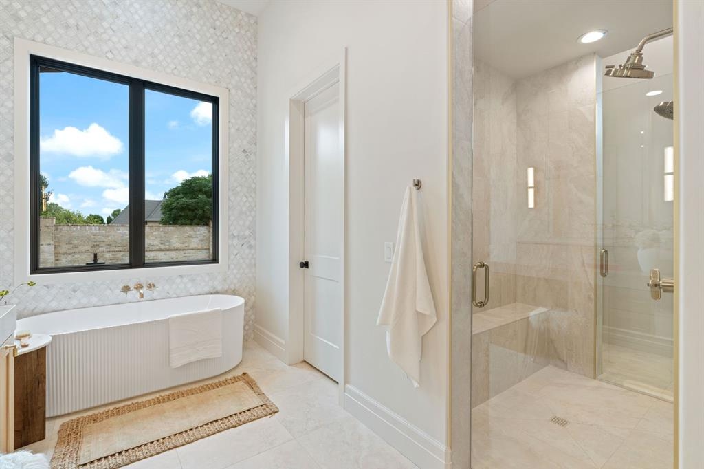 5701 Promenade Square