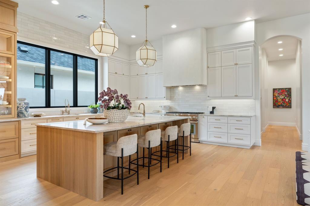 5701 Promenade Square