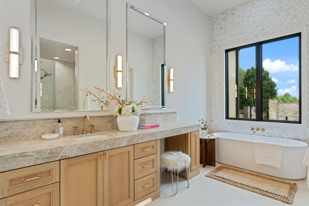 5701 Promenade Square