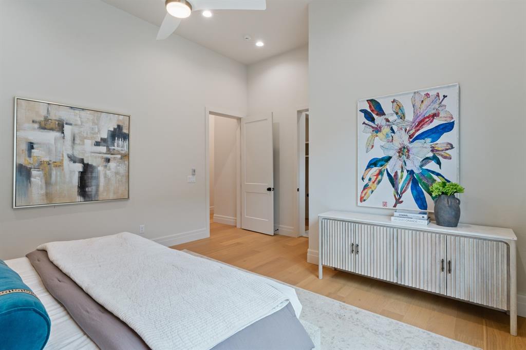 5701 Promenade Square