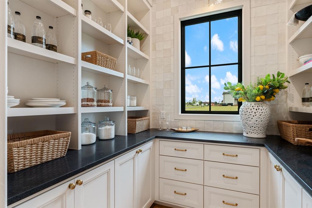 5701 Promenade Square