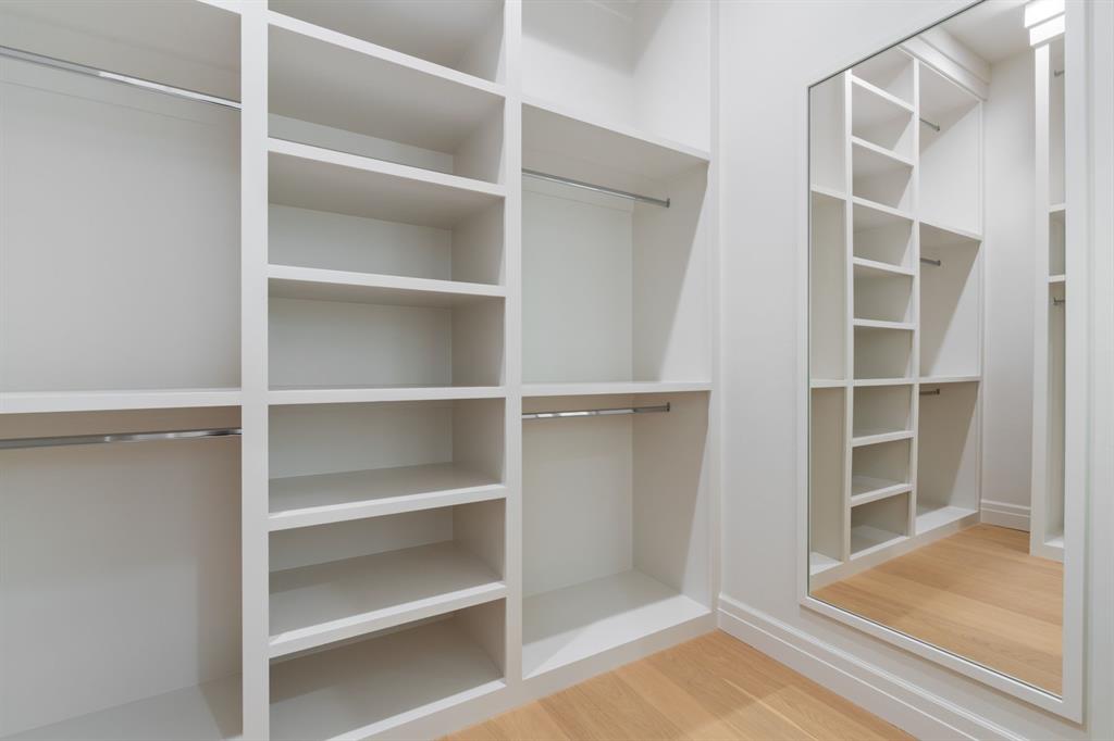 5701 Promenade Square