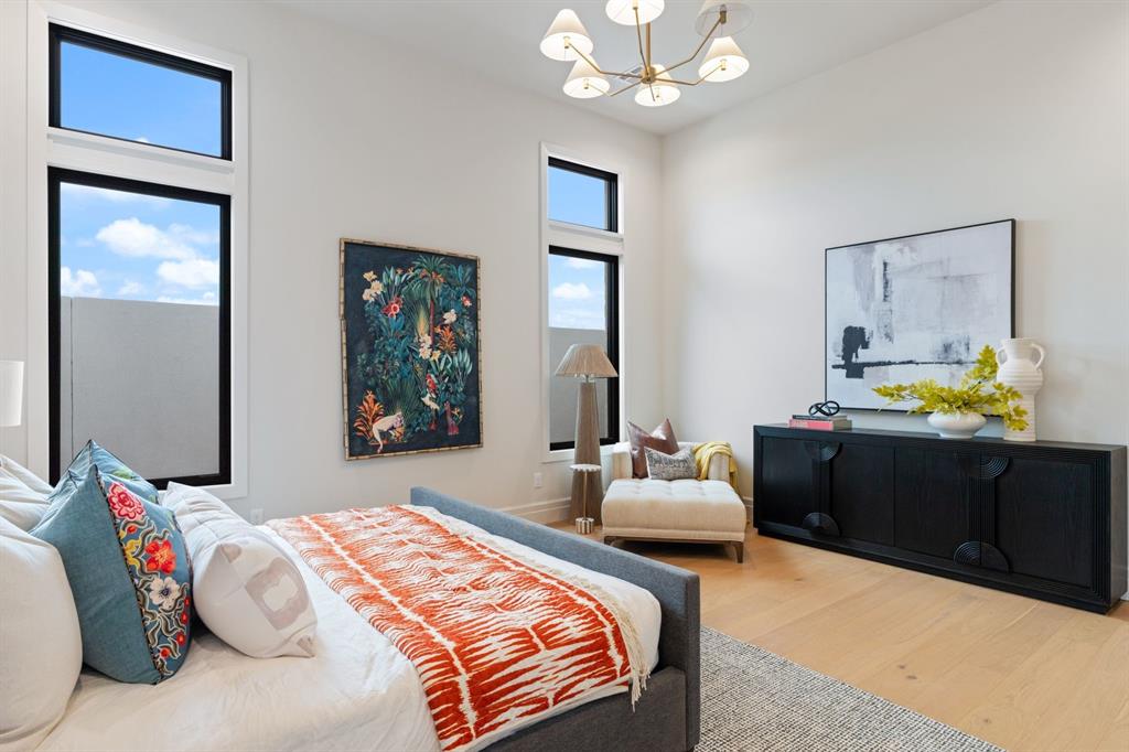 5701 Promenade Square