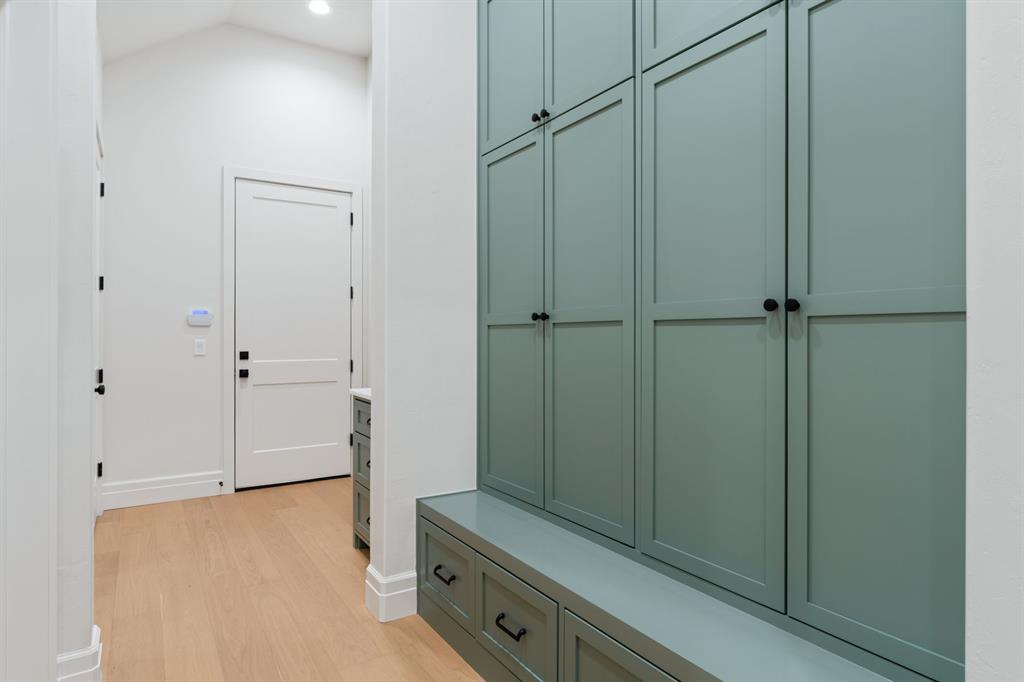 5701 Promenade Square