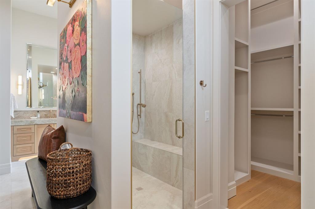 5701 Promenade Square