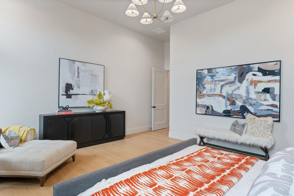 5701 Promenade Square