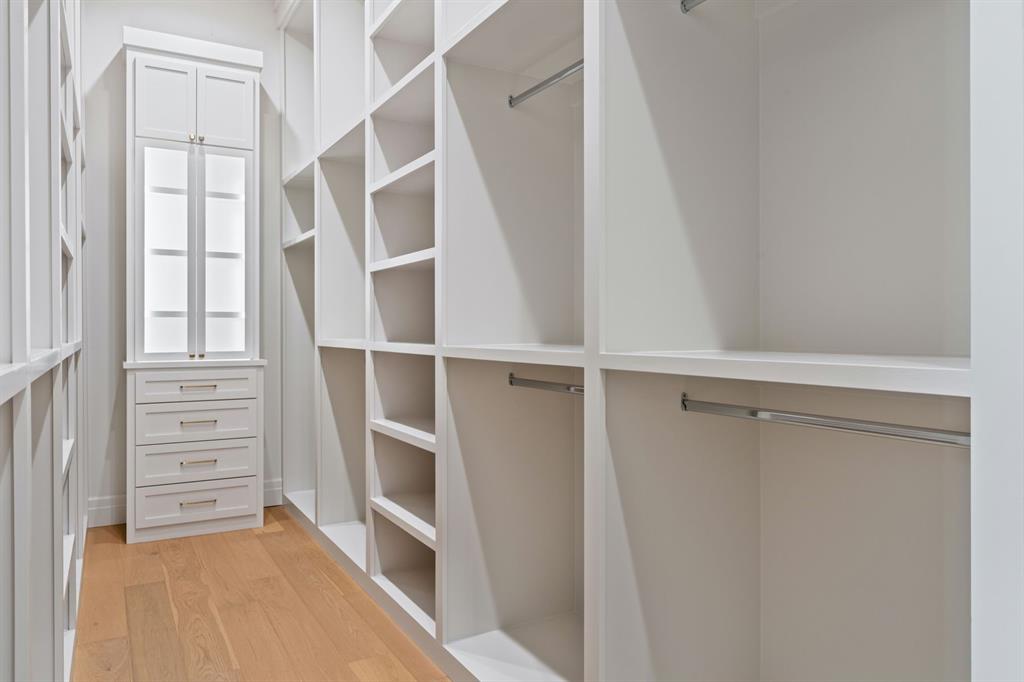 5701 Promenade Square