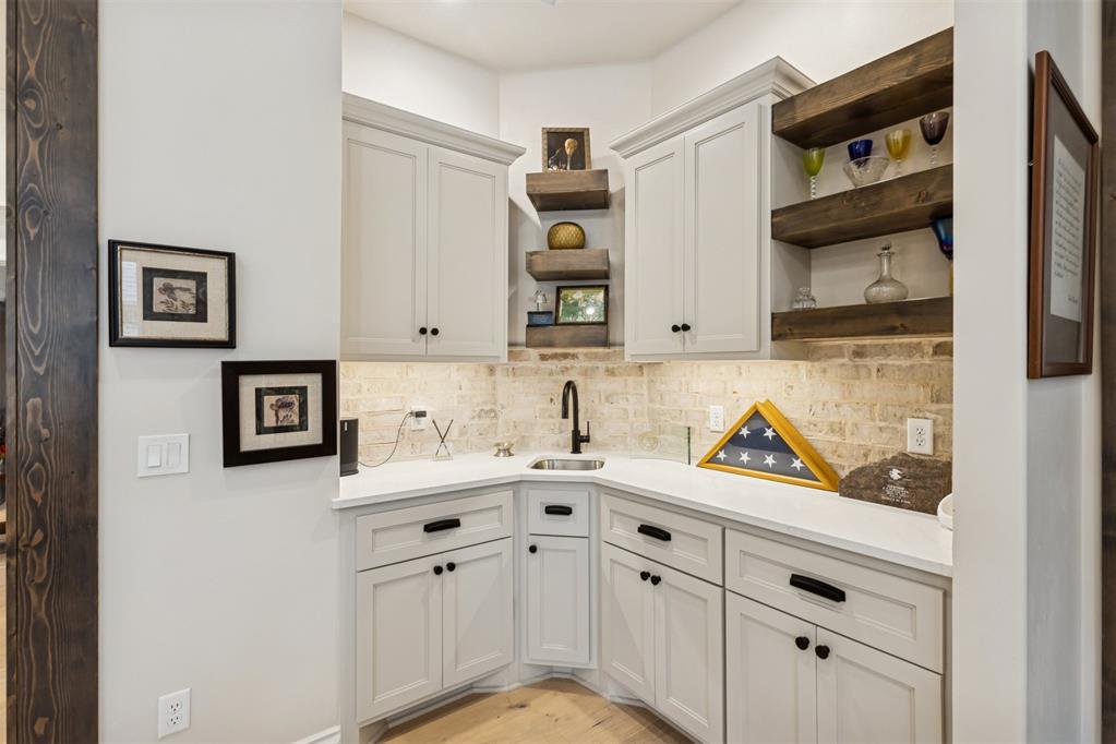 5541 Cottontail Lane