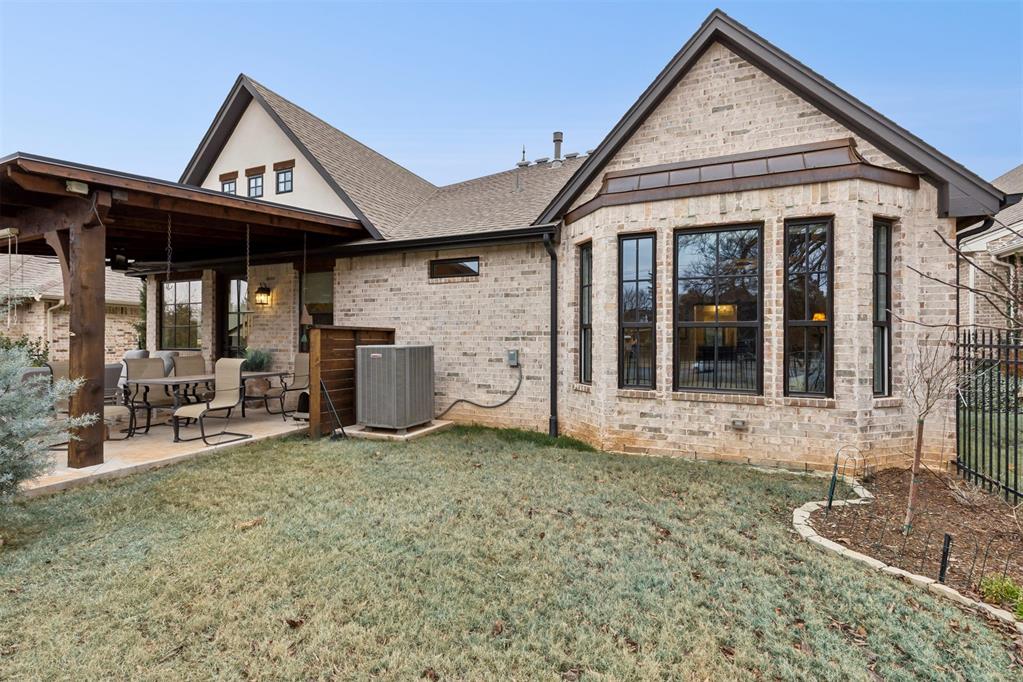 5541 Cottontail Lane