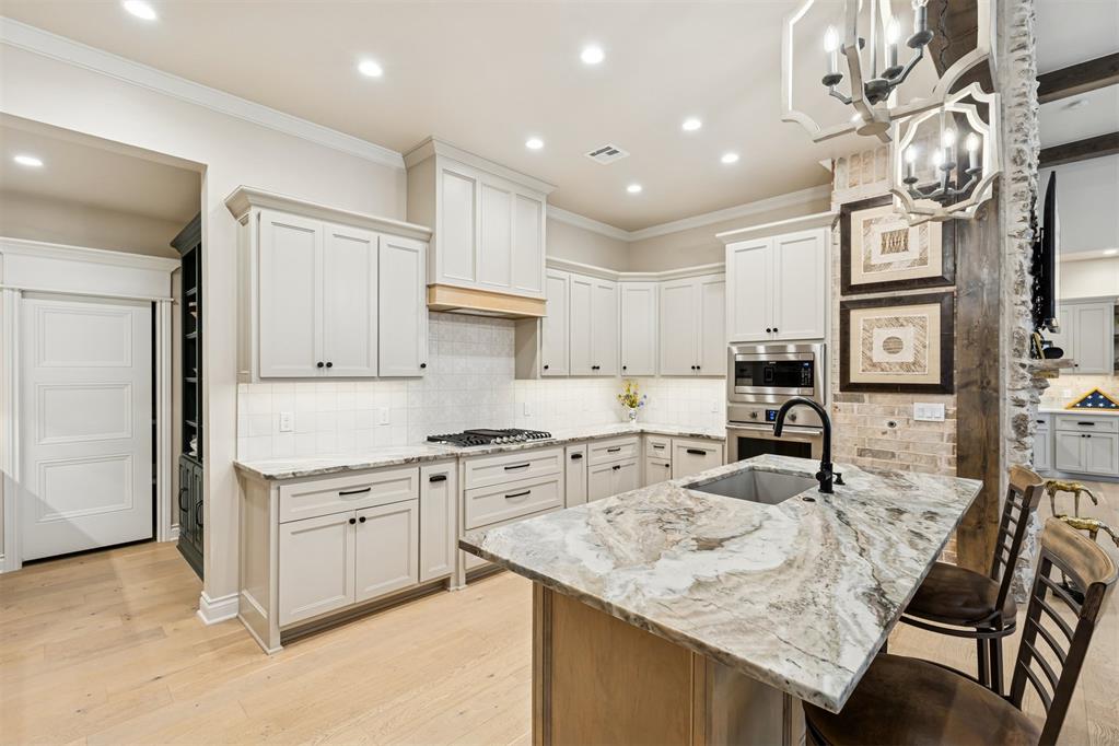 5541 Cottontail Lane