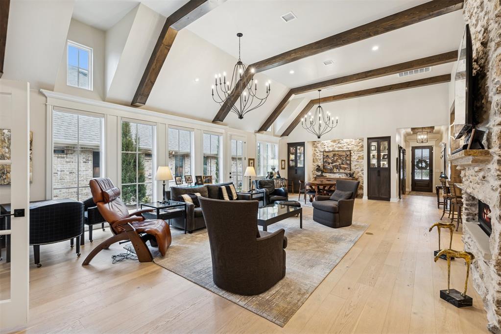 5541 Cottontail Lane