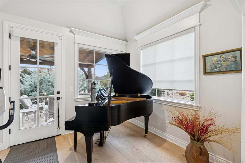 5541 Cottontail Lane