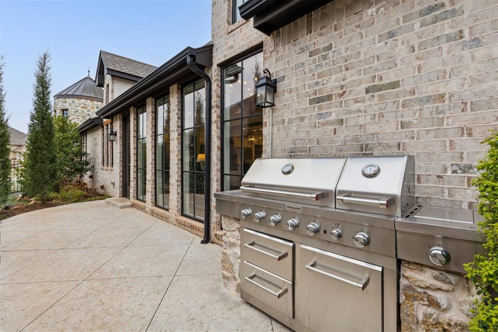 5541 Cottontail Lane