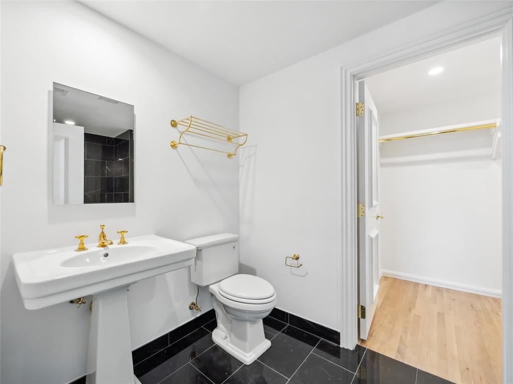 6100 NW Grand Boulevard Unit: 6103