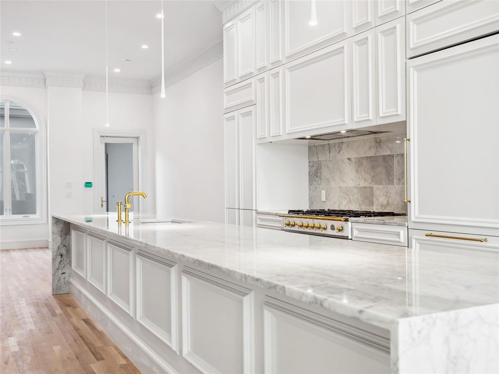 6100 NW Grand Boulevard Unit: 6103