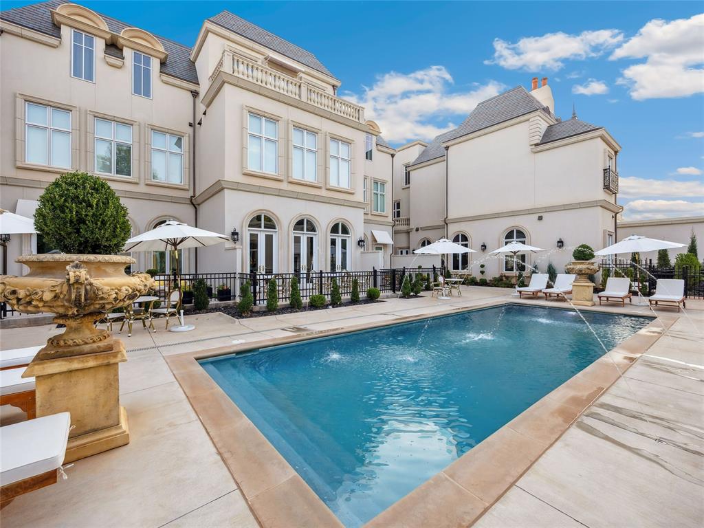 6100 NW Grand Boulevard Unit: 6103