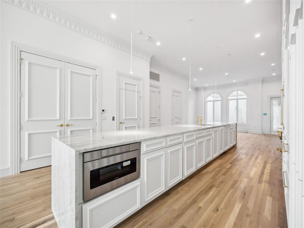 6100 NW Grand Boulevard Unit: 6103