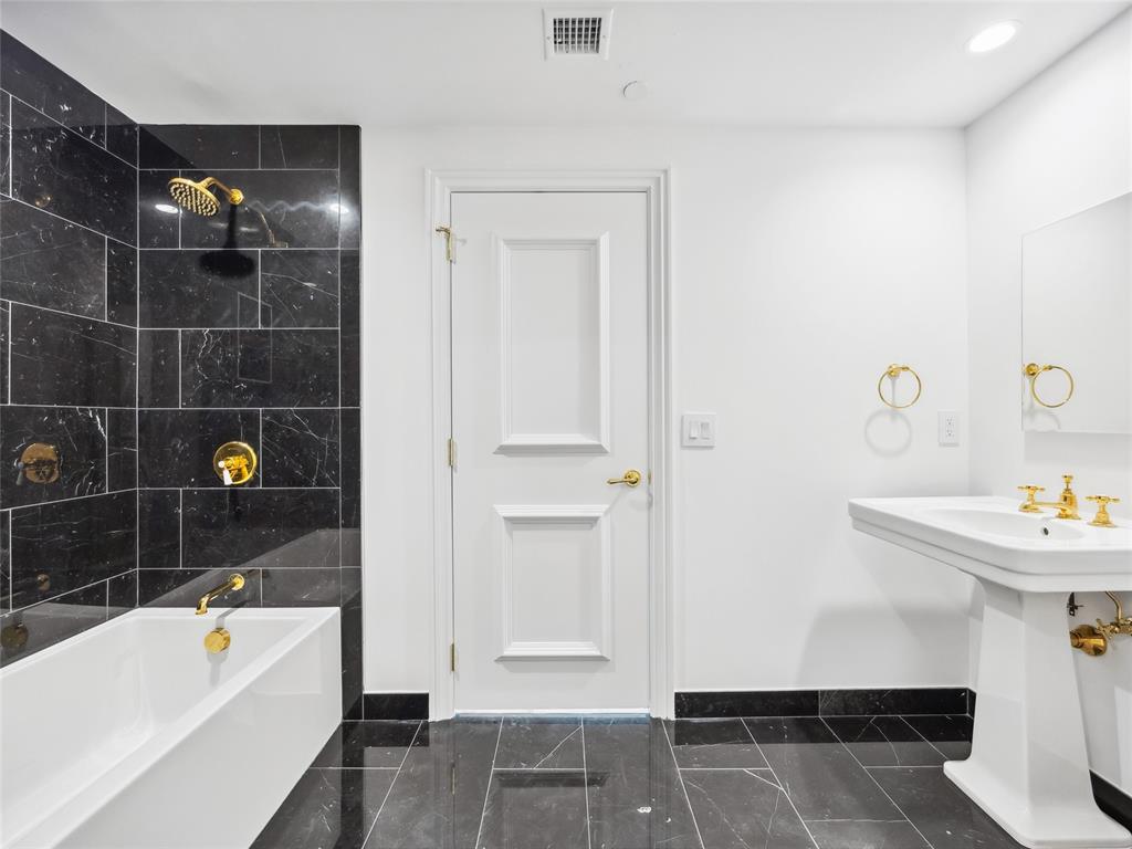 6100 NW Grand Boulevard Unit: 6103