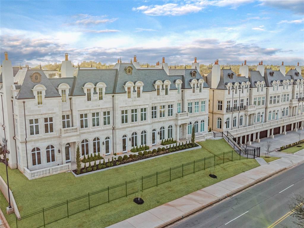 6100 NW Grand Boulevard Unit: 6103