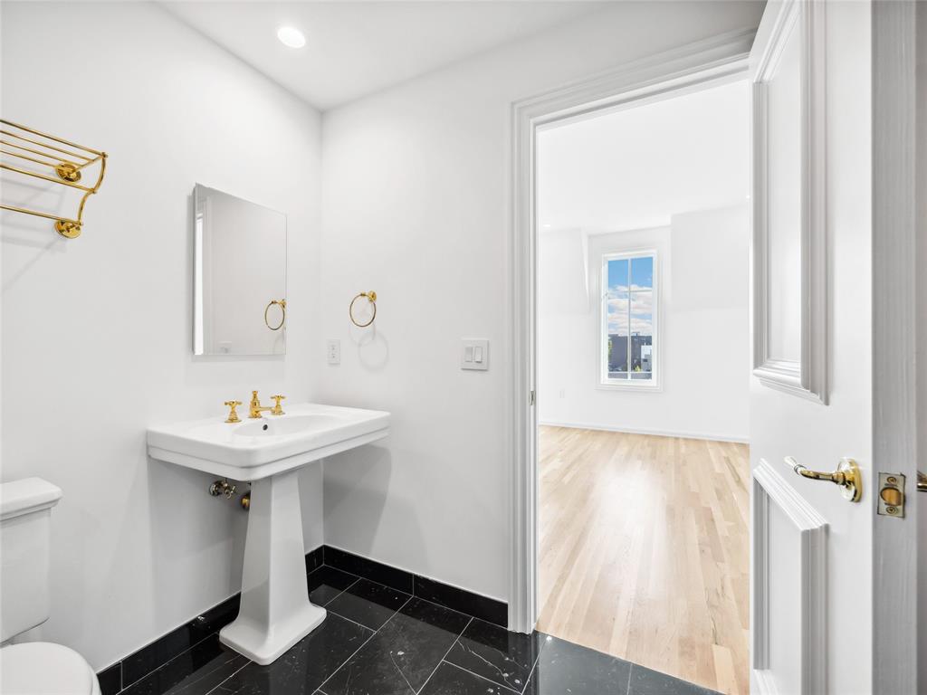 6100 NW Grand Boulevard Unit: 6103