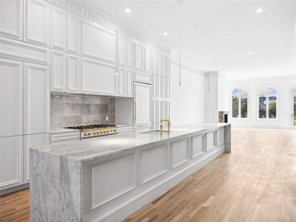 6100 NW Grand Boulevard Unit: 6103