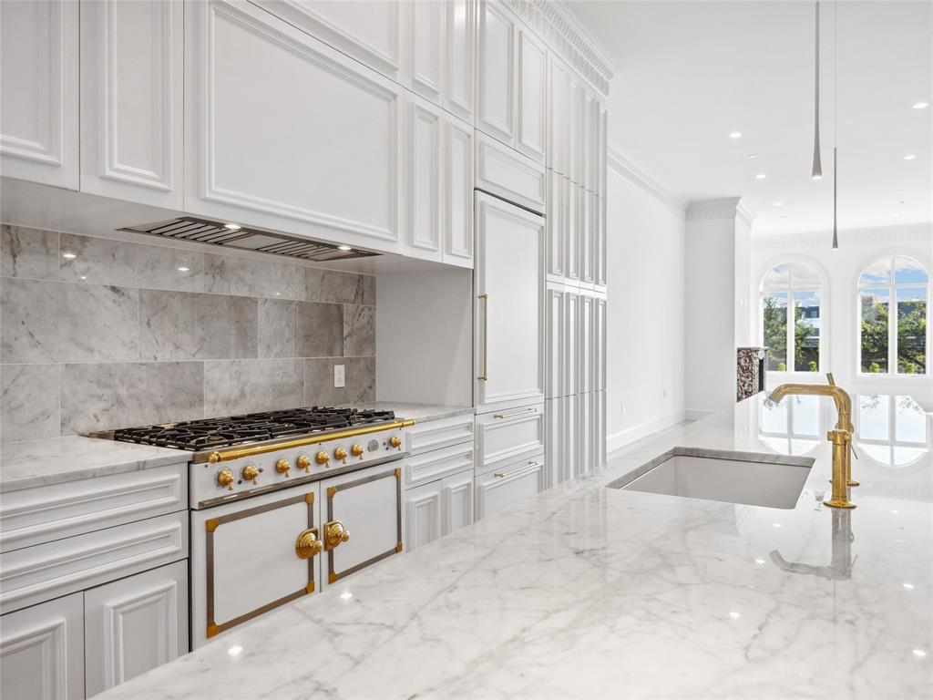 6100 NW Grand Boulevard Unit: 6103