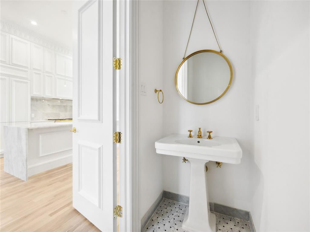 6100 NW Grand Boulevard Unit: 6103