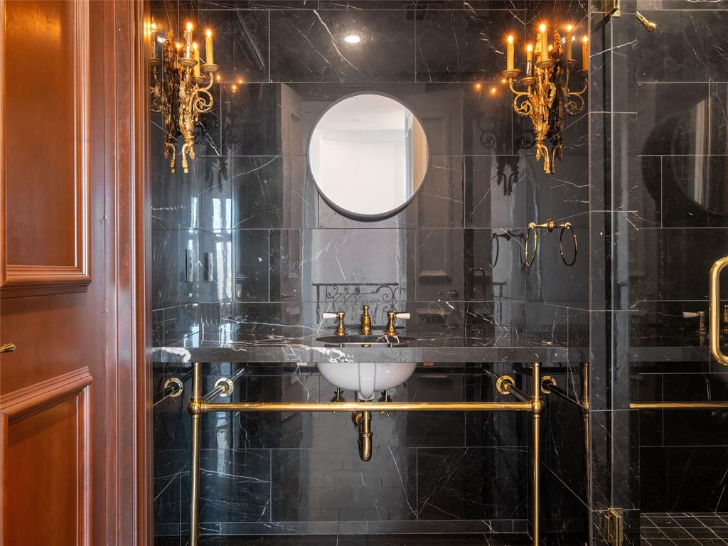 6119 NW Grand Boulevard