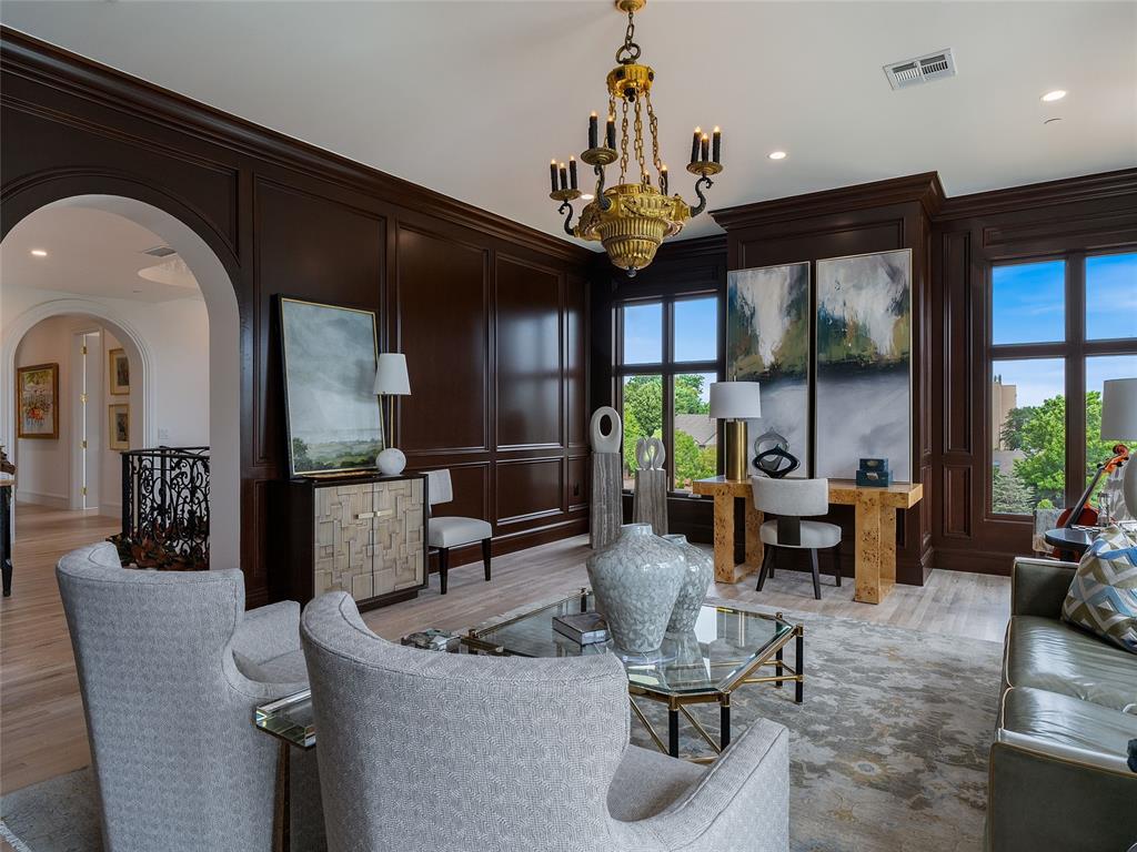 6119 NW Grand Boulevard