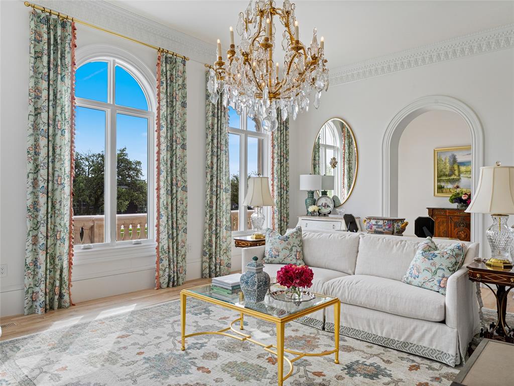 6119 NW Grand Boulevard