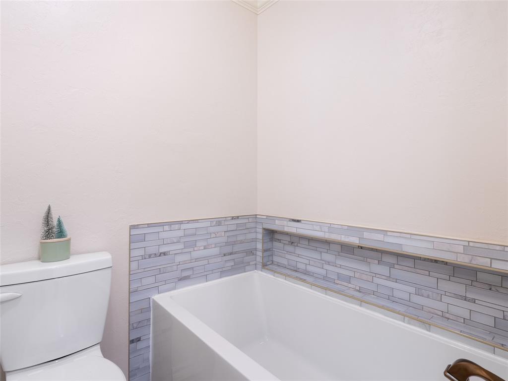 6208 Waterford Boulevard Unit: 112