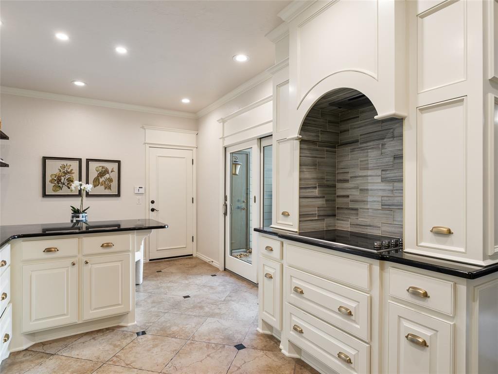 6208 Waterford Boulevard Unit: 112