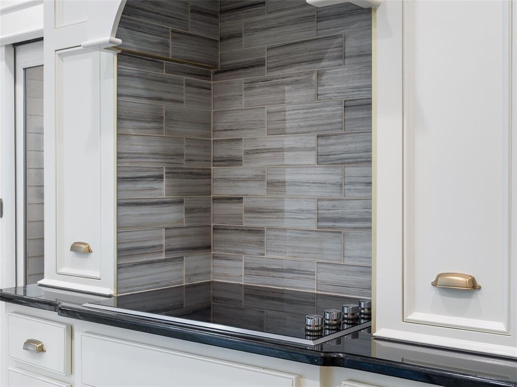 6208 Waterford Boulevard Unit: 112