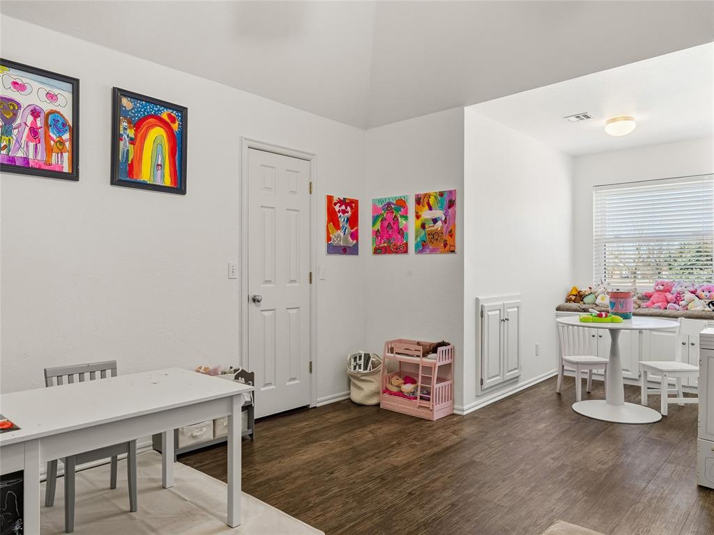 3913 Shortgrass Circle