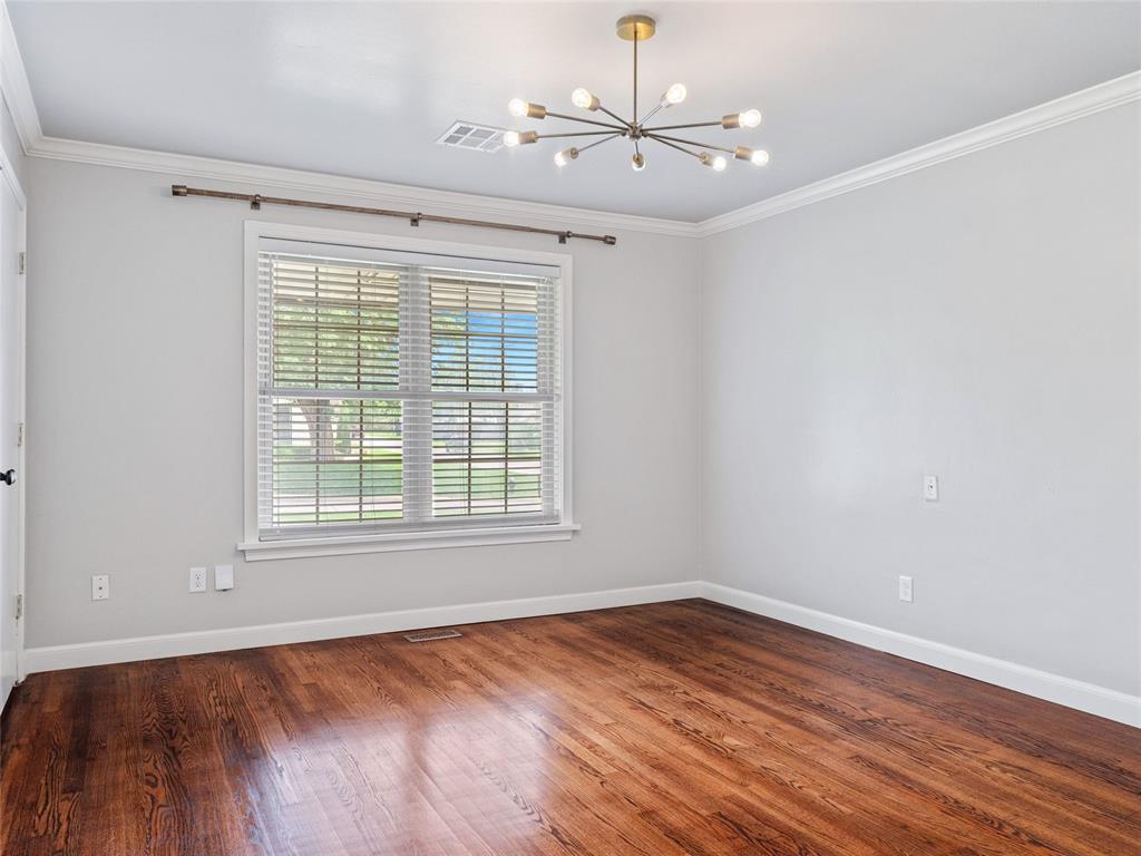 1835 Drakestone Avenue