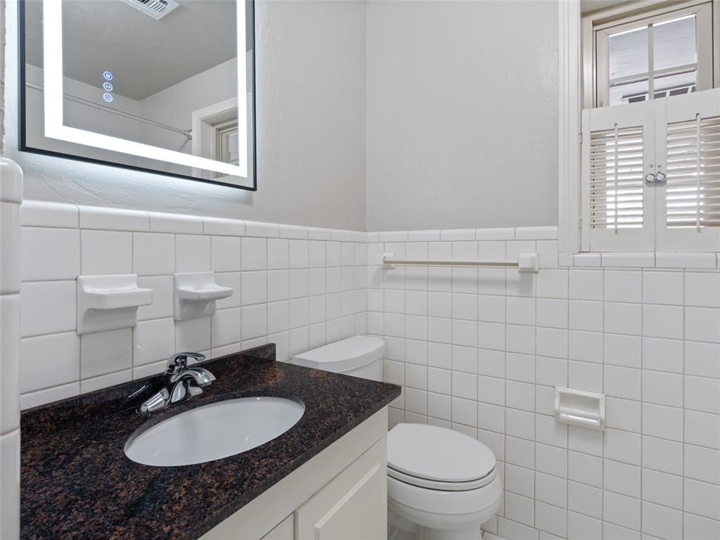 1835 Drakestone Avenue